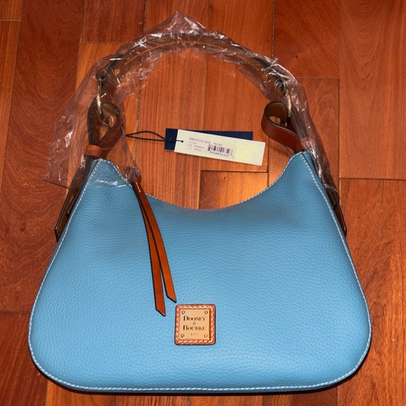 Dooney & Bourke Riley Hobo bag. - Picture 2 of 10